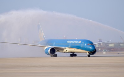 Máy bay Boeing 787 đã hạ cánh an toàn xuống sân bay Long Thành lúc 16h hôm nay