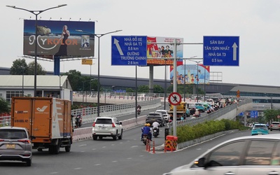 'Rối ren' bảng quảng cáo ngoài trời ở TP.HCM