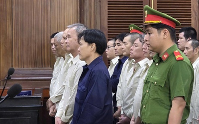 Buôn lậu 1.500 tấn dầu, ông chủ Saigon Transco bị đề nghị 13-14 năm tù