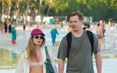 Bãi biển, Cầu Hôn và khu Grand World Phú Quốc đông nghẹt khách quốc tế