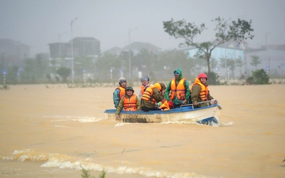 Áp thấp nhiệt đới suy yếu, từ chiều mai Nam Trung Bộ mưa vừa đến mưa to