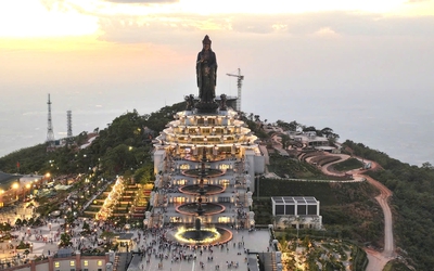 Tây Ninh đón 7 triệu khách trong năm 2025, doanh thu du lịch 4.400 tỉ, tăng hơn 40%