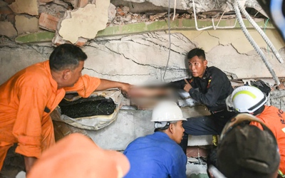 Đường sá, hạ tầng viễn thông, y tế sụp đổ gây cản trở cứu hộ động đất Myanmar