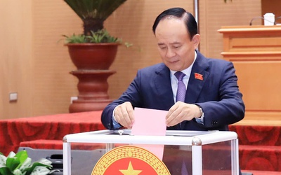 Hà Nội miễn nhiệm chức danh ủy viên UBND TP với trung tướng Nguyễn Hải Trung và nhiều cán bộ