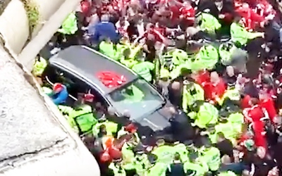 Video lao xe vào đám đông tại lễ rước cúp vô địch của Liverpool, 27 người bị thương