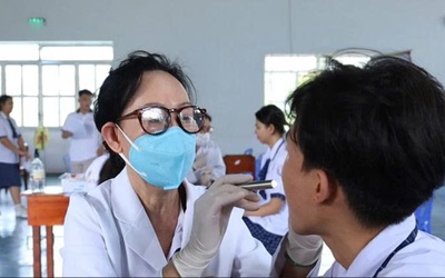 Nụ cười cho cuộc sống: Hành trình chăm sóc sức khỏe răng miệng đầy yêu thương, chia sẻ