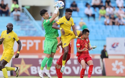 Đua trụ hạng V-League 2024 - 2025: Ai cứu, cứu ai?