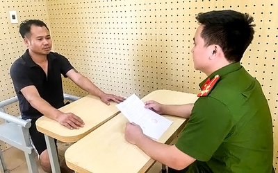Hai người bị bắt vì đe dọa, cưỡng đoạt tiền của cảnh sát giao thông