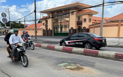 Thót tim khi đi đoạn đường có ‘ổ gà’ ở
Cần Thơ