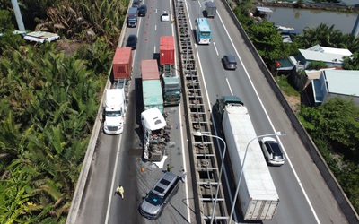 Tai nạn trên cao tốc TP.HCM - Long Thành, ùn ứ kéo dài 8km