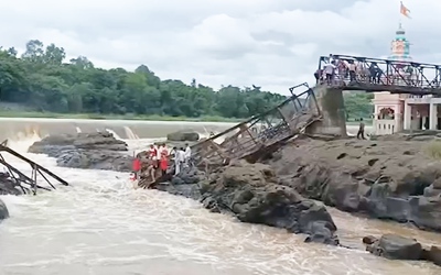 Sập cầu tại khu du lịch nổi tiếng ở Ấn Độ, 6 người chết, 32 người bị thương