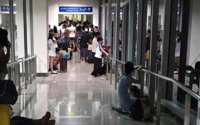 Sân bay Tân Sơn Nhất báo cáo vụ đoàn khách bị 'mắc kẹt' lúc rạng sáng: Do phối hợp chưa chặt chẽ