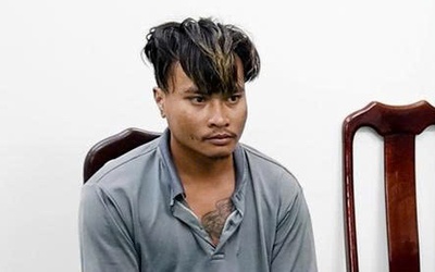 Chạy xe máy đi nhậu về va chạm với chó, ra tay chém chết chủ nuôi