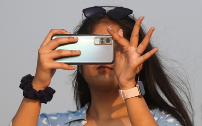 Camera trăm 'chấm' nhưng ảnh nhẹ tênh và 'bí mật' phía sau