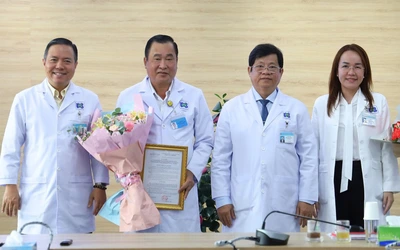Cấp cứu bé gái bị hạ canxi máu trên máy bay: Trên chuyến bay hôm ấy, tôi không chỉ làm bác sĩ