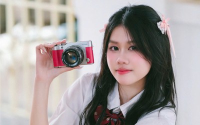 Nữ sinh bật khóc khi biết mình là thủ khoa C00 toàn quốc, ấp ủ giấc mơ làm cô giáo