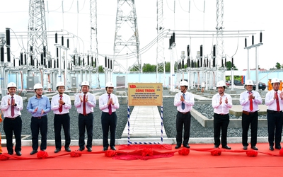 EVNSPC gắn biển hai công trình chào mừng Đại hội Đảng bộ