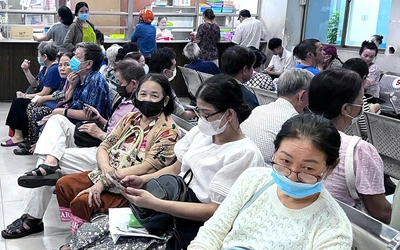 Không khuyến khích các bệnh viện chụp hình bệnh nhân khi khám bảo hiểm y tế