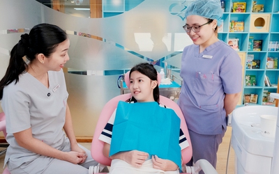 Hiểu về nha khoa: ‘Những điều ba mẹ cần biết khi trẻ bước vào tuổi thay răng’