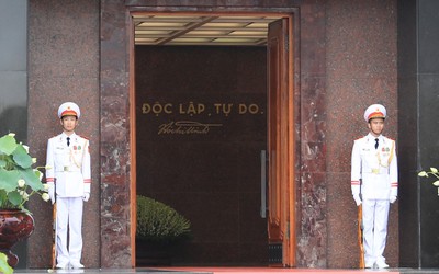 Phiên đổi gác tại lăng Bác sẽ lên sóng truyền hình trực tiếp ‘Dưới cờ vinh quang’