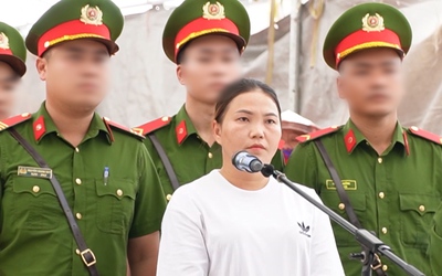 Cầm nón bảo hiểm đánh cán bộ đang làm nhiệm vụ, người phụ nữ bị phạt 1 năm tù