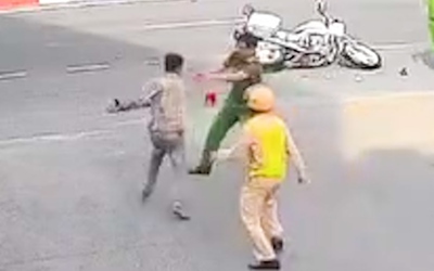 Tạm giữ người đàn ông giấu xe máy vào nghĩa trang sau tai nạn, còn tấn công cảnh sát