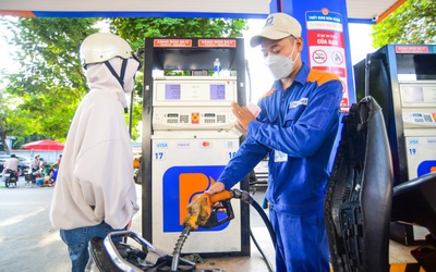 Giá xăng RON95-III tăng vượt mốc hơn 20.000 đồng/lít
