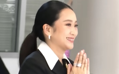 Video bà Paetongtarn Shinawatra ra hầu tòa đúng ngày tròn 39 tuổi