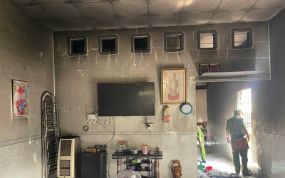 Mâu thuẫn tiền bạc, dùng xăng đốt nhà ‘vợ hờ’