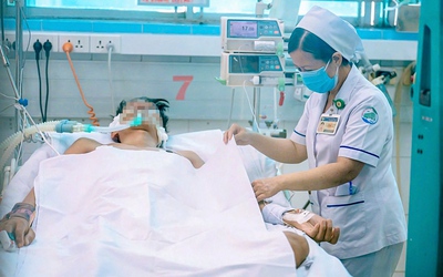 Sốt xuất huyết không còn là bệnh của trẻ em