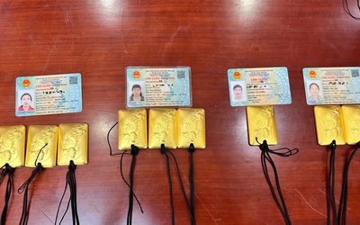 Bốn phụ nữ vận chuyển trái phép 2,5kg vàng từ Trung Quốc về Việt Nam