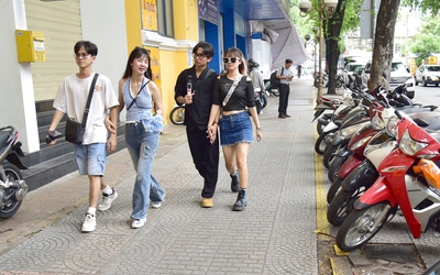 Vì sao TP.HCM phải tìm hướng mới quản lý vỉa hè?