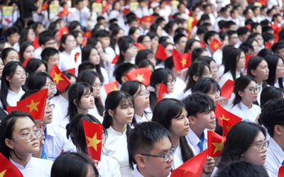 Gần 26 triệu học sinh, sinh viên vào năm học mới: Ghi nhận tại TP.HCM và điểm trường Tăk Pổ