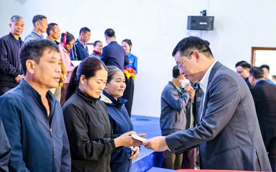 Video báo Tuổi Trẻ và GREENFEED trao sinh kế cho người dân Bắc Ninh sau bão lũ