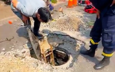 Hai người chết dưới hố ga nghi do ngạt khí, công an đang điều tra