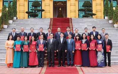 Chủ tịch nước bổ nhiệm 16 đại sứ mới của Việt Nam tại các nước