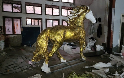 Linh vật ngựa của nghệ nhân trẻ giúp người nghèo ấm lòng dịp Tết