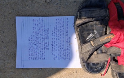 Trò đùa tai hại của nhóm học sinh để dép và thư 'con mệt mỏi' trên cầu