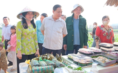 Chợ phiên Xóm Rẫy nhộn nhịp khách dưới nắng chiều