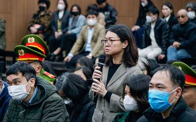 Hình ảnh hai cựu cục trưởng cùng 32 cán bộ Cục An toàn thực phẩm bị xét xử vụ nhận hơn 100 tỉ