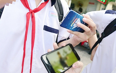 Học sinh trung học không biết xem đồng hồ kim, sự lệ thuộc smartphone làm đứt gãy trải nghiệm sống?