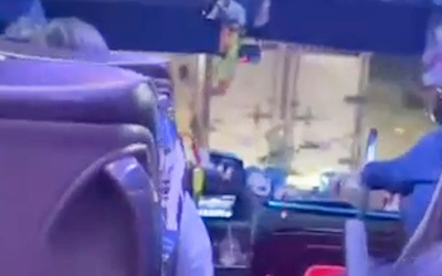 Tài xế xe khách rượt đuổi ô tô tải sau va chạm khiến hành khách 'đứng tim'