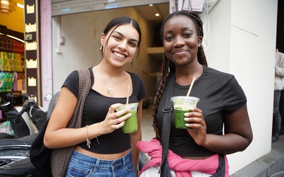 Matcha 'đắt nhất thị trường' về Hà Nội, khách xếp hàng dài dù giá 'chát'