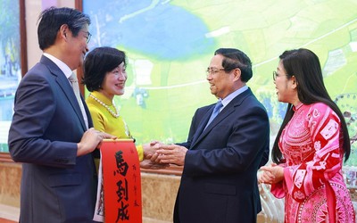 Thủ tướng kêu gọi các nhà ngoại giao nước ngoài cùng thực hiện '3 tạo lập'