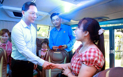 Chuyến xe Tết đoàn viên đưa 500 công nhân khó khăn Đồng Nai về quê