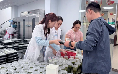 Những bữa cơm đầu năm sưởi ấm người bệnh đón Tết xa nhà