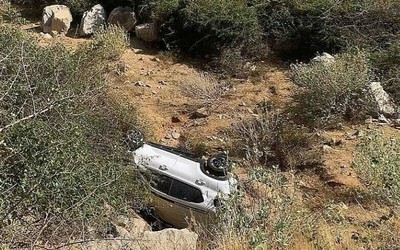 Xe hơi chở 3 người rơi xuống vực sâu ở Khánh Hòa chiều mùng 4 Tết