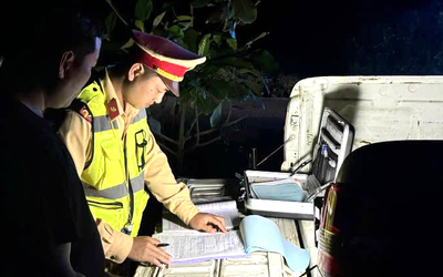 Xe khách 43 chỗ nhưng chở 60 người, bị lập biên bản xử phạt 127,5 triệu đồng