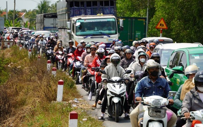Về TP.HCM, dân bắc Đồng bằng sông Cửu Long vẫn mệt mỏi 'qua ải' quốc lộ 62, quốc lộ N2