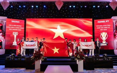 Giải bài toán từ gia công đến làm chủ công nghệ điện tử